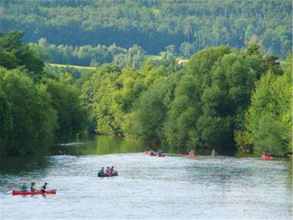Beliebter Freizeitspaß: eine gemütliche Kanutour auf der Enz. Ganz andere Ausmaße hätte allerdings das Spektakel angenommen, das im Internet für den kommenden Samstag angekündigt war. 
Foto: Franz
