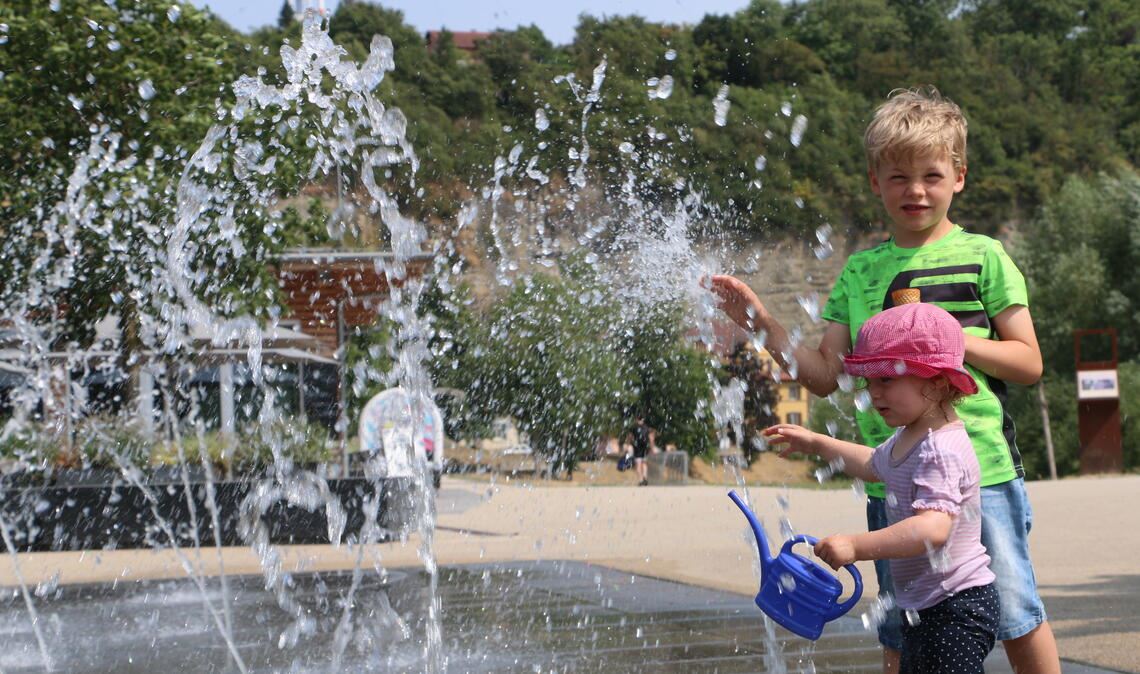 Beliebter Spielplatz: Der Fontänenplatz in den Enzgärten kann erst nach einer Reparatur wieder in Betrieb gehen. Foto: Archiv/Disselhoff