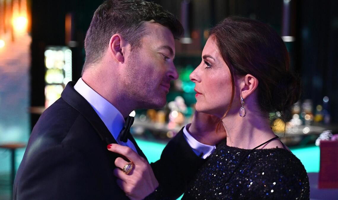 Ben (Jörg Rohde) und Gabriella (Bianca Hein) erleben einen magischen Moment.