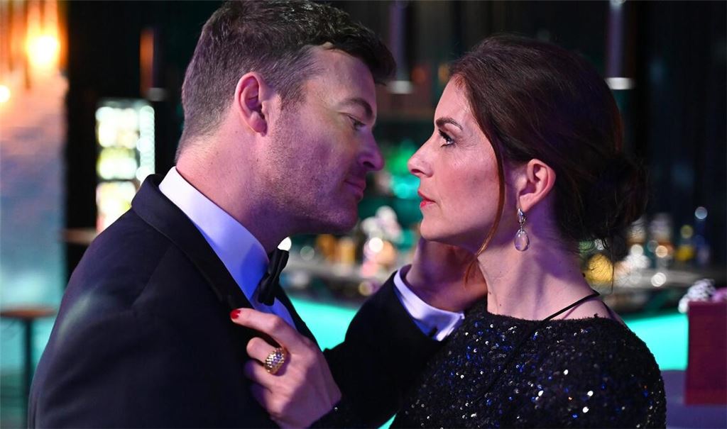 Ben (Jörg Rohde) und Gabriella (Bianca Hein) erleben einen magischen Moment.