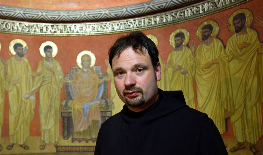 Benediktinerpater Nikodemus Schnabel, Sprecher der Jerusalemer Dormitio-Abtei, sieht eine mediale Verharmlosung des Nahost- und Ukraine-Kriegs (Archivfoto).