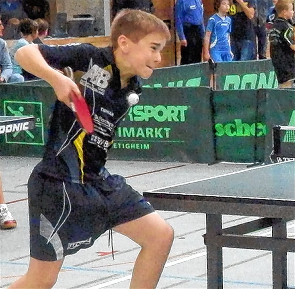 Benjamin Folk beim Aufschlag. Foto: privat