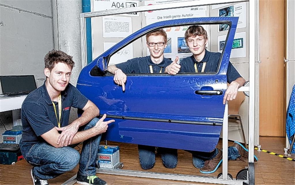 Bereits im vergangenen Jahr haben Bosch-Auszubildende eine intelligente Autotür bei Jugend forscht vorgestellt. In diesem Jahr präsentieren ihre Nachfolger eine Weiterentwicklung des damaligen Forschungsansatzes. Foto: Felss Shortcut-Technologies
