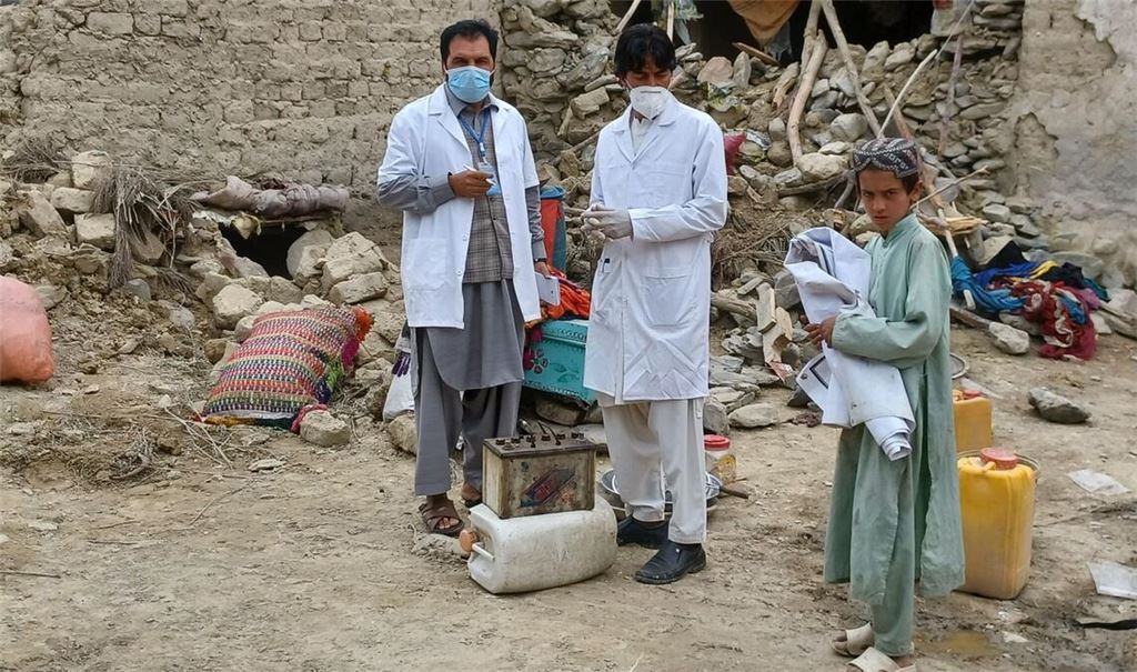 Bereits nach den letzten Erdbeben hatten die Johanniter mobile medizinische Teams eingesetzt, um die Menschen in den Dörfern Afghanistan erreichen und behandeln zu können. Dies werden sie auch jetzt in der Provinz Kunar einsetzen.