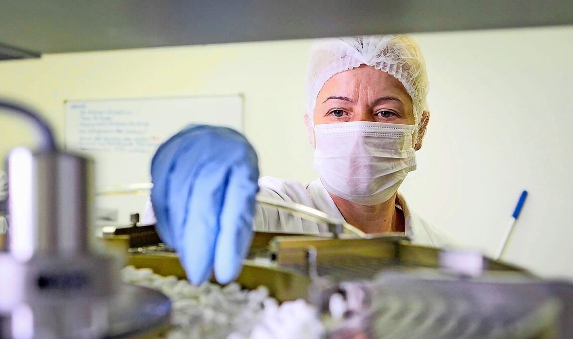 Bereits seit 1992 ist Menarini in Deutschland vertreten – hier ein Bild aus der Produktion von Menarini von Heyden in Dresden.