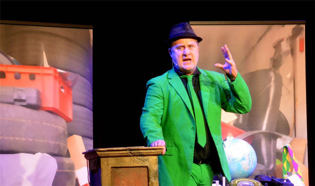 Bernd Kohlhepp unterhält am Samstag mit seiner Kultfigur Herr Hämmerle im Spatzabrettle. Foto: Stahlfeld