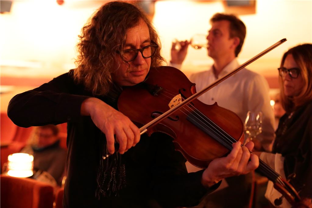 Bertram Haak ist Weinkenner und Musikliebhaber.  Foto: Recken