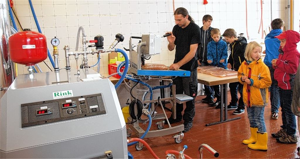 Besitzer von Streuobstwiesen können Äpfel anliefern und Saft mit nach Hause nehmen. Foto: Appich