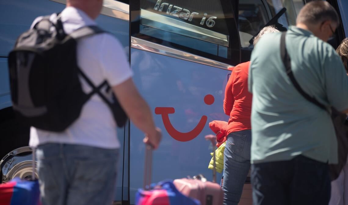 Besonders gefragt sind bei Tui in diesem Sommer Reiseziele wie Spanien einschließlich der Balearen und Kanaren. (Archivbild)