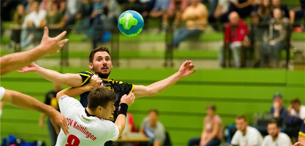 Bessere Zeiten: 2017 trifft Blau-Gelb Mühlacker vor stattlicher Kulisse in der Enztalsporthalle im Bezirksliga-Duell auf das Team des TSV Knittlingen. Foto: Archiv