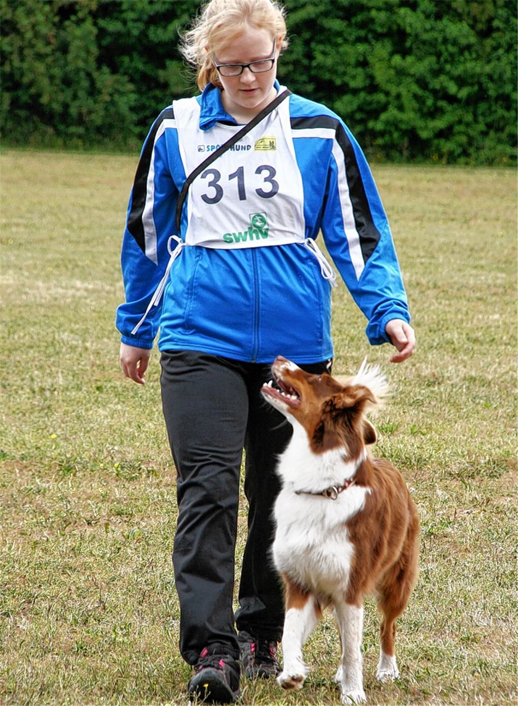 Beste Gehorsamsleistung ihrer Altersklasse: Sofie Bloß mit Lou. Foto: Heintel