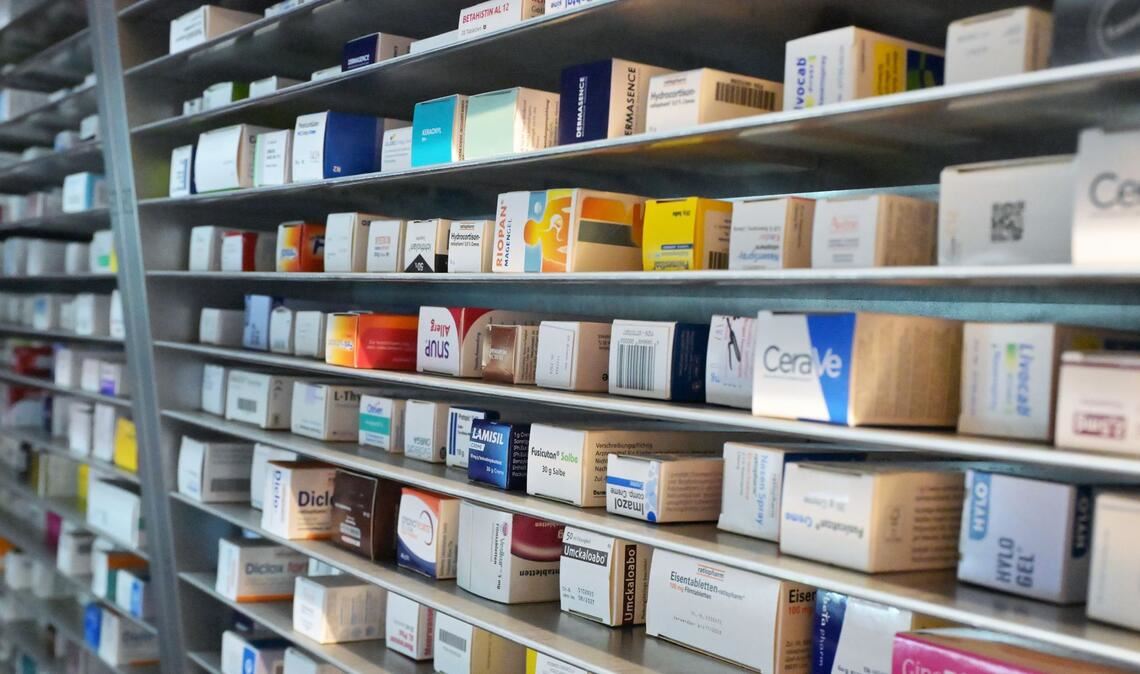 Bestimmte verschreibungspflichtige Präparate sollen Apotheken ohne Rezept verkaufen können. (Archivbild)