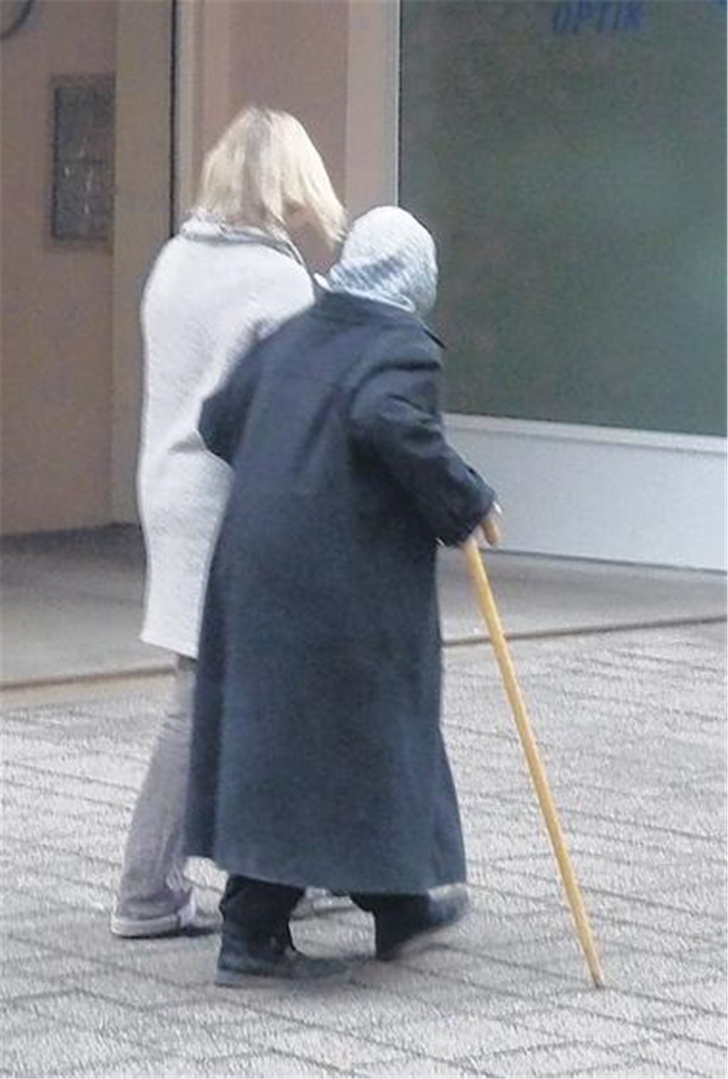 Besuch auf der Geschäftsstelle: Dreimal hat die Kasse den Antrag auf Pflegestufe für die Mutter abgelehnt. 
Foto: privat