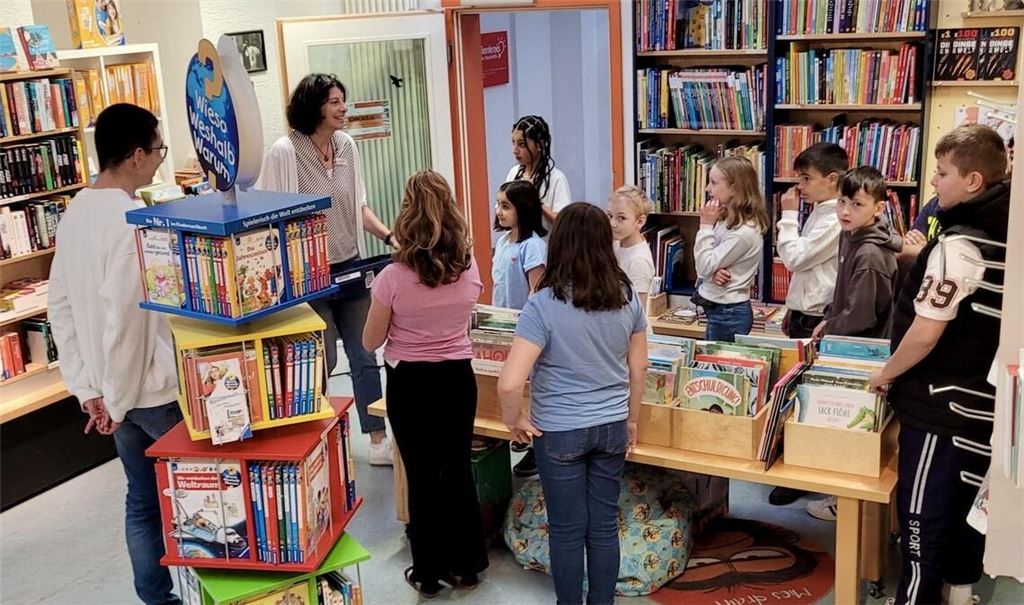 Besuch bei Buch Elser: Schulkinder erfahren mehr über Bücher und den Buchhandel selbst. Foto: privat