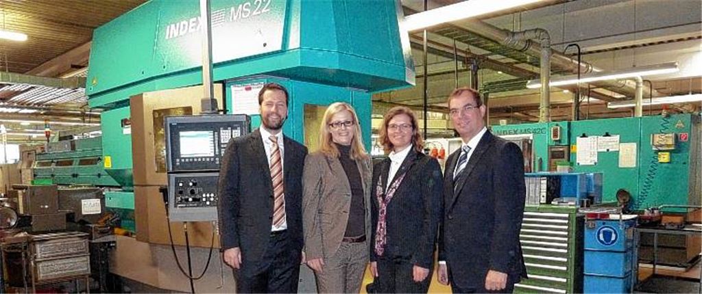 Besuch bei der Firma Geissel in Lienzingen (v. li.): Geschäftsführer Marc Seidel, Vanessa Seidel, Mitglied der Geschäftsleitung, die Mühlacker Wirtschaftsbeauftragte Anette Popp und Oberbürgermeister Frank Schneider. 