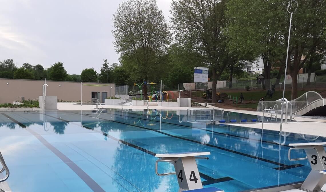 Ungerechte Eintrittspreise im frisch sanierten Knittlinger Freibad? Besuchermagnet; Das Ende Mai eröffnete Paul-Kieselmann-Bad in Knittlingen Foto: Archiv