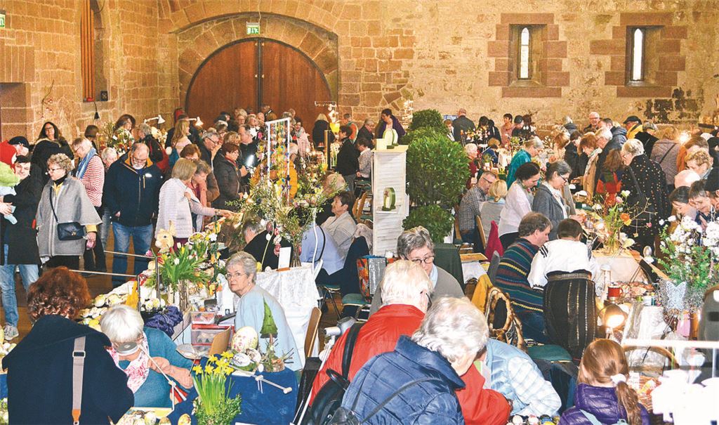 Besuchermagnet: der Ostereiermarkt in der Maulbronner Stadthalle. Archivfoto: Stahlfeld