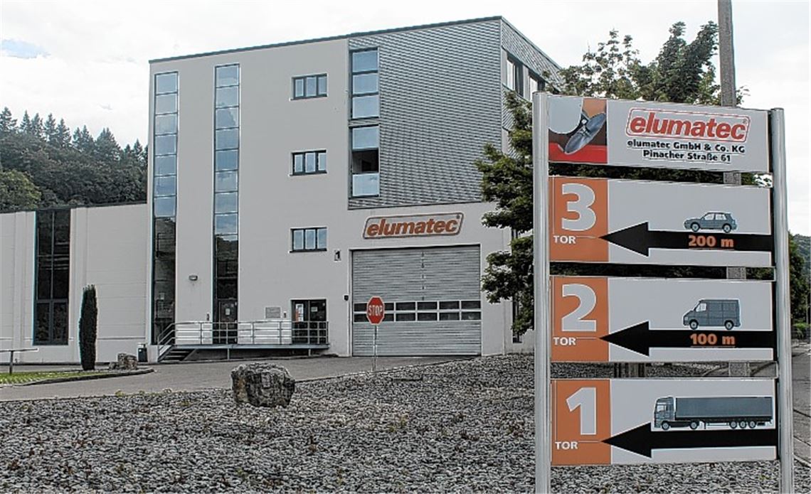 Betriebsferien bei der Elumatec AG – ansonsten aber, sagt der Vorstand, laufen die Geschäfte nach dem Neuanfang wieder sehr zufriedenstellend.