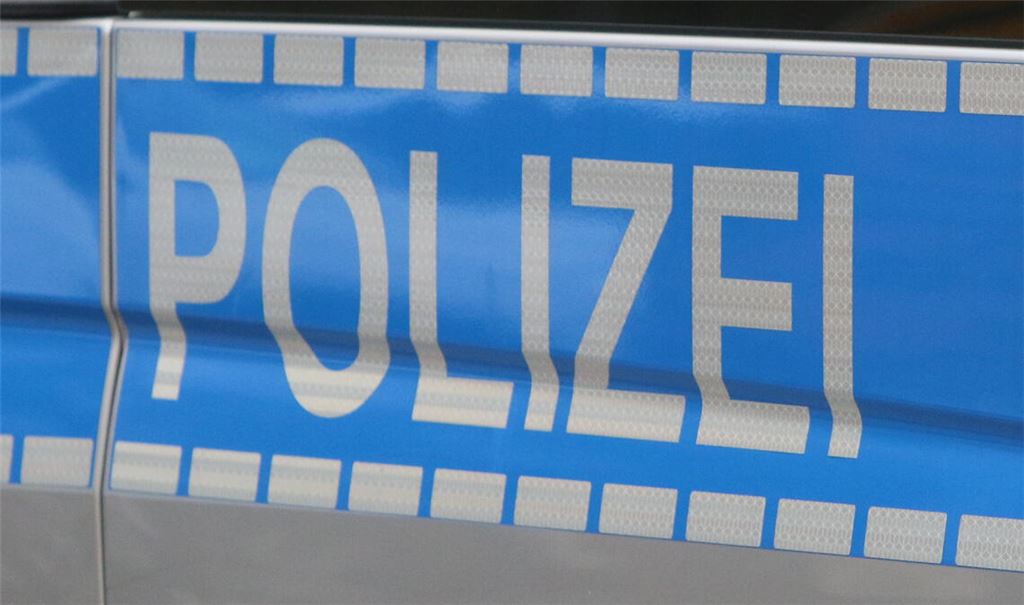 Betrunkener Scooter-Fahrer kracht gegen Glastür. Symbolfoto: Archiv/Disselhoff