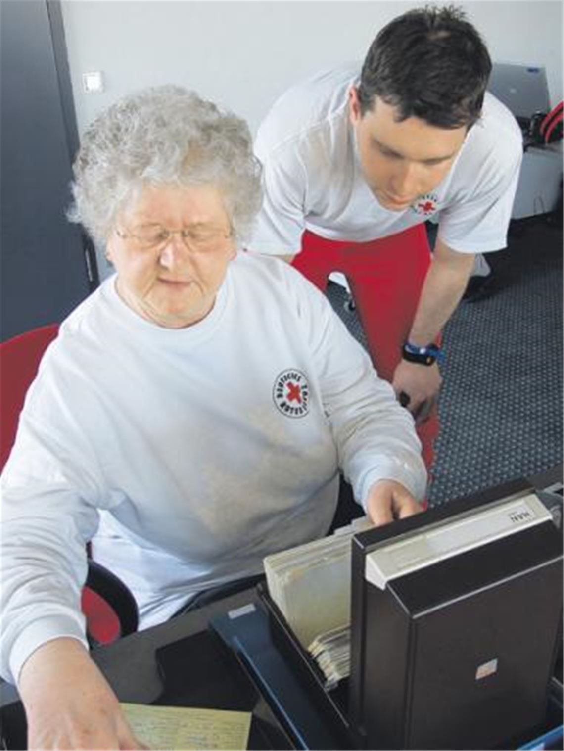 Betty Borgwardt und KAB-Leiter Dominique Krueger beim NATO-Gipfel 2009.
Foto: p