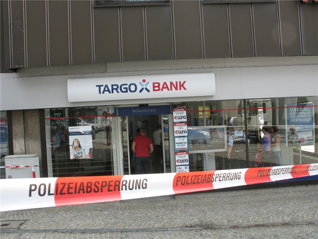 Bewaffneter Überfall am 11.Juni 2013 auf die Targo-Bank in der Zerrennerstraße in Pforzheim. (Foto: p)