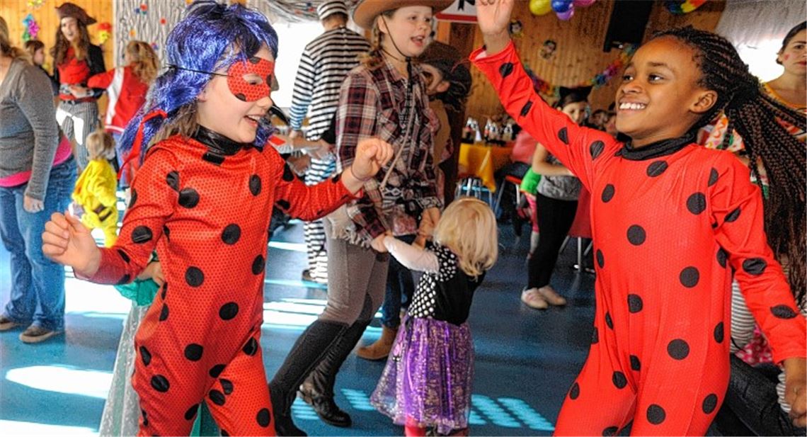 Faschingsfinale: Kinder feiern begeistert