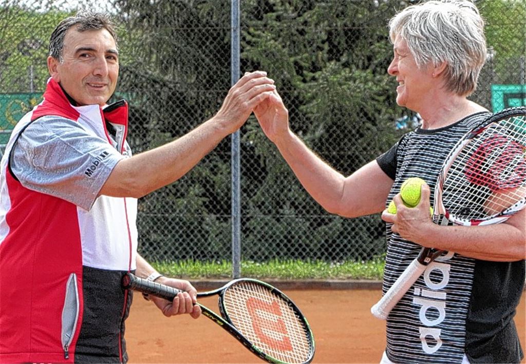 Bewegungsautomatismen sind auf dem Tennisplatz wieder präsent: Giuseppe Morgante und Sibylle Richter bilden ein schlagkräftiges Doppel.