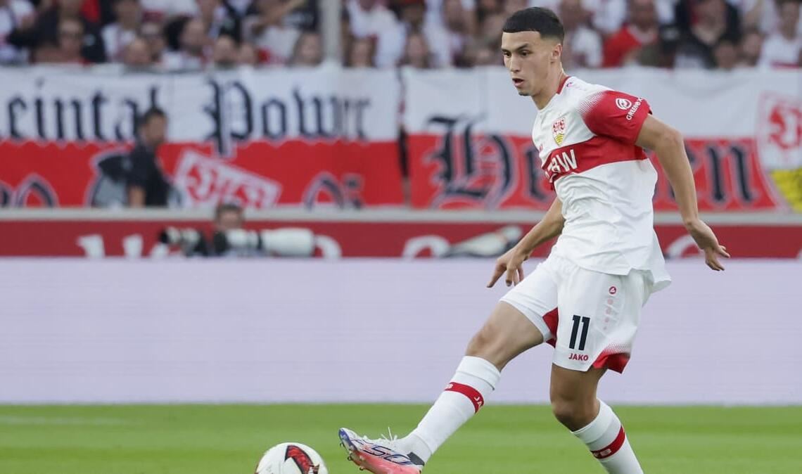 Bilal El Khannouss (Note 2,5): Sorgte gemeinsam mit Vagnoman auf der rechten Seite immer wieder für Belebung. Doch den ganz großen Ertrag brachte sein Spiel nicht. Oft fehlte es dem Marokkaner an der technischen Präzision, für die er sonst bekannt ist. Schön sein Flachschuss kurz vor der Pause, den Slovan-Keeper Takac hielt.