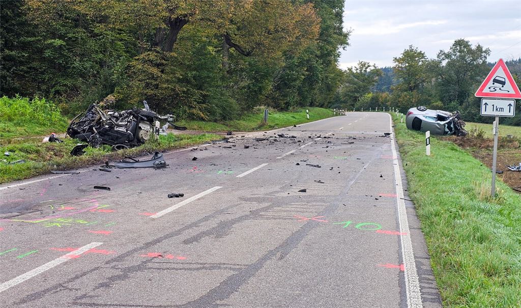 Junger Fahrer flieht vor
Kontrolle und verursacht
einen tödlichen Unfall