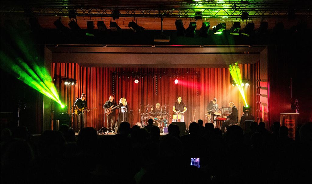 „Squeezed“ spielen wieder beim X-Mas-Rock in Ötisheim