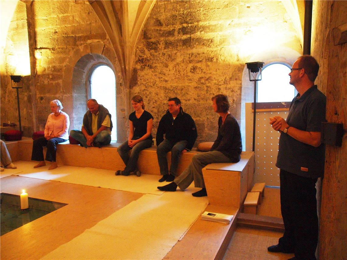 Meditieren im Kloster Maulbronn.  Foto: Appich