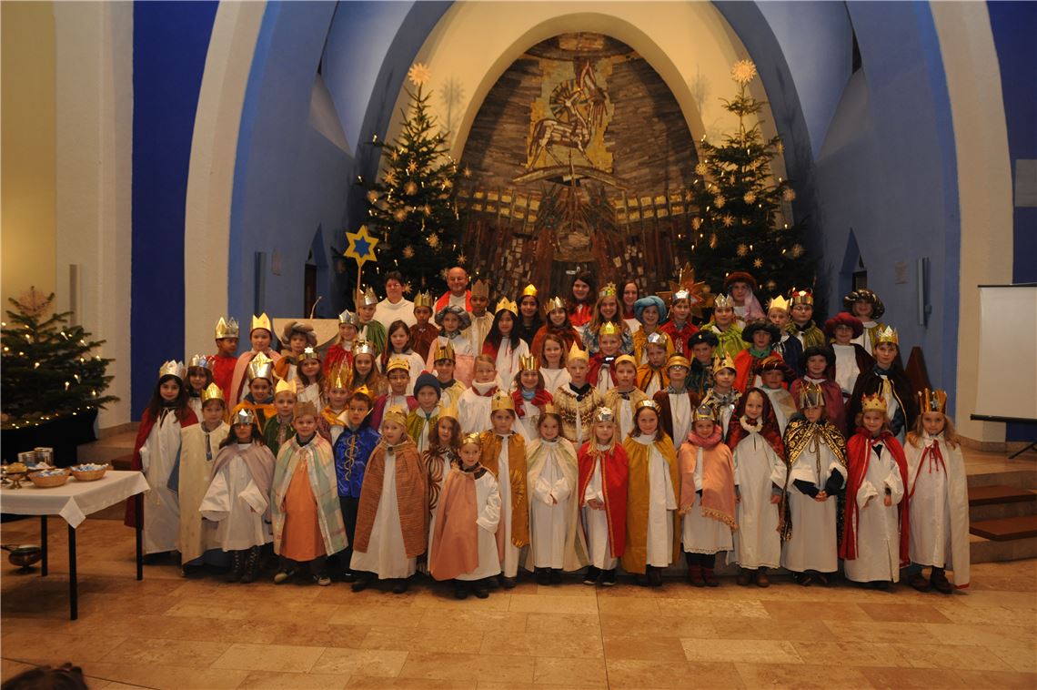 Sternsinger in der Mühlacker Herz-Jesu-Kirche.                             (Foto: Fotomoment)
