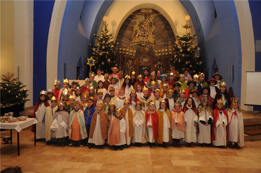 Sternsinger in der Mühlacker Herz-Jesu-Kirche.                             (Foto: Fotomoment)
