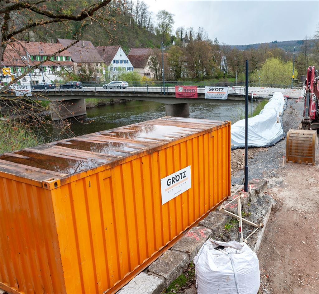 Warten auf das Großbohrgerät