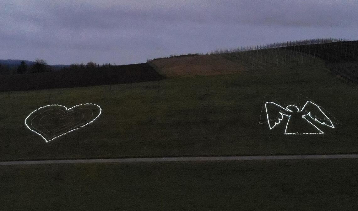 Zaungäste können mit Lichtskulpturen in Oberderdingen „reden“ Zaungäste können mit Lichtskulpturen in Oberderdingen „reden“