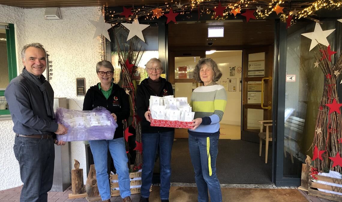 „Hello“ sagt mit Apfelbroten danke