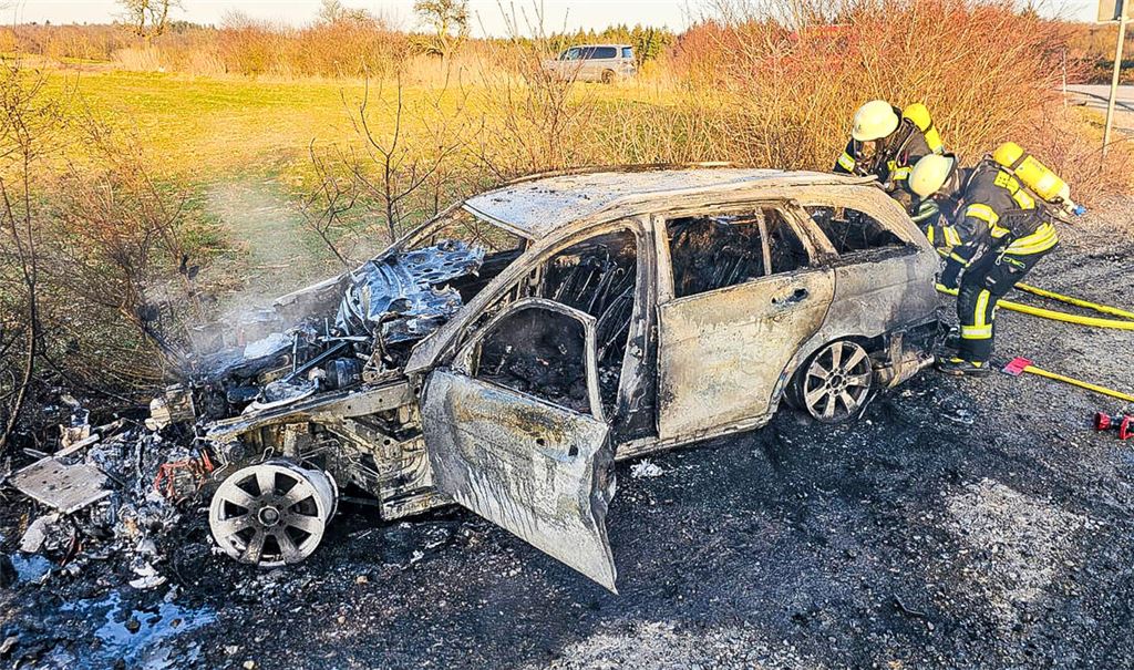 Mercedes wird Raub der Flammen