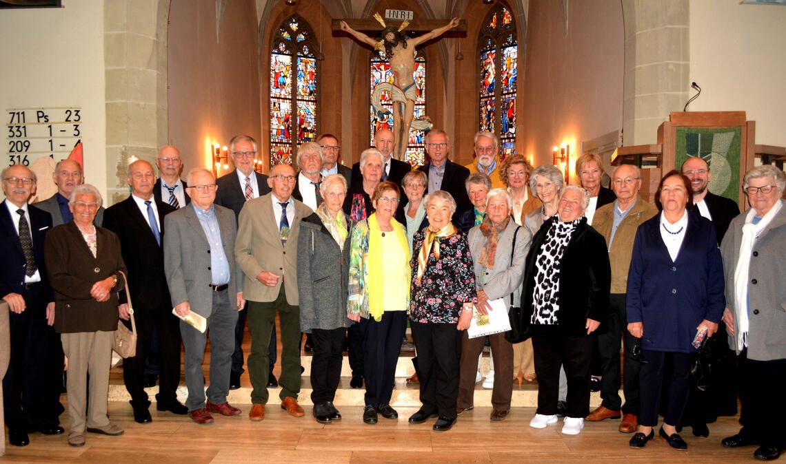 Jubelkonfirmanden erleben musikalischen Gottesdienst