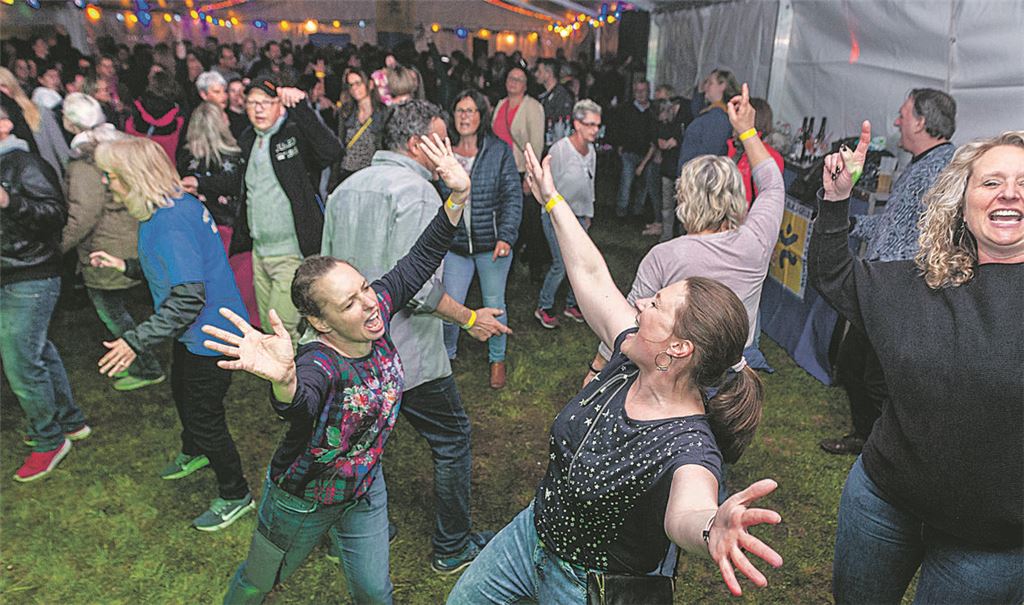 Vorverkauf für „Hex on fire“ läuft