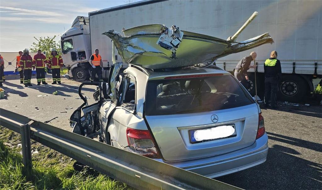 33-Jähriger stirbt bei Frontalzusammenstoß mit Lkw