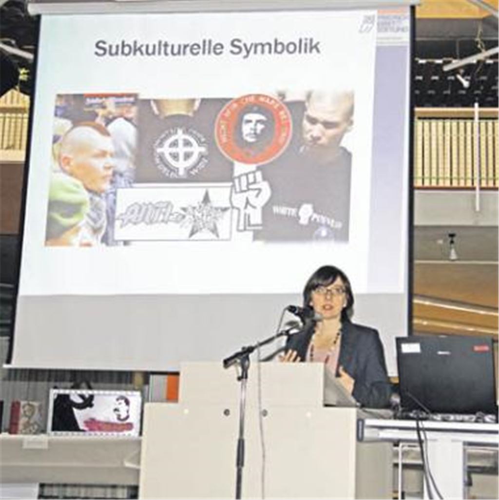 Nazis geben sich mit Codes zu erkennen