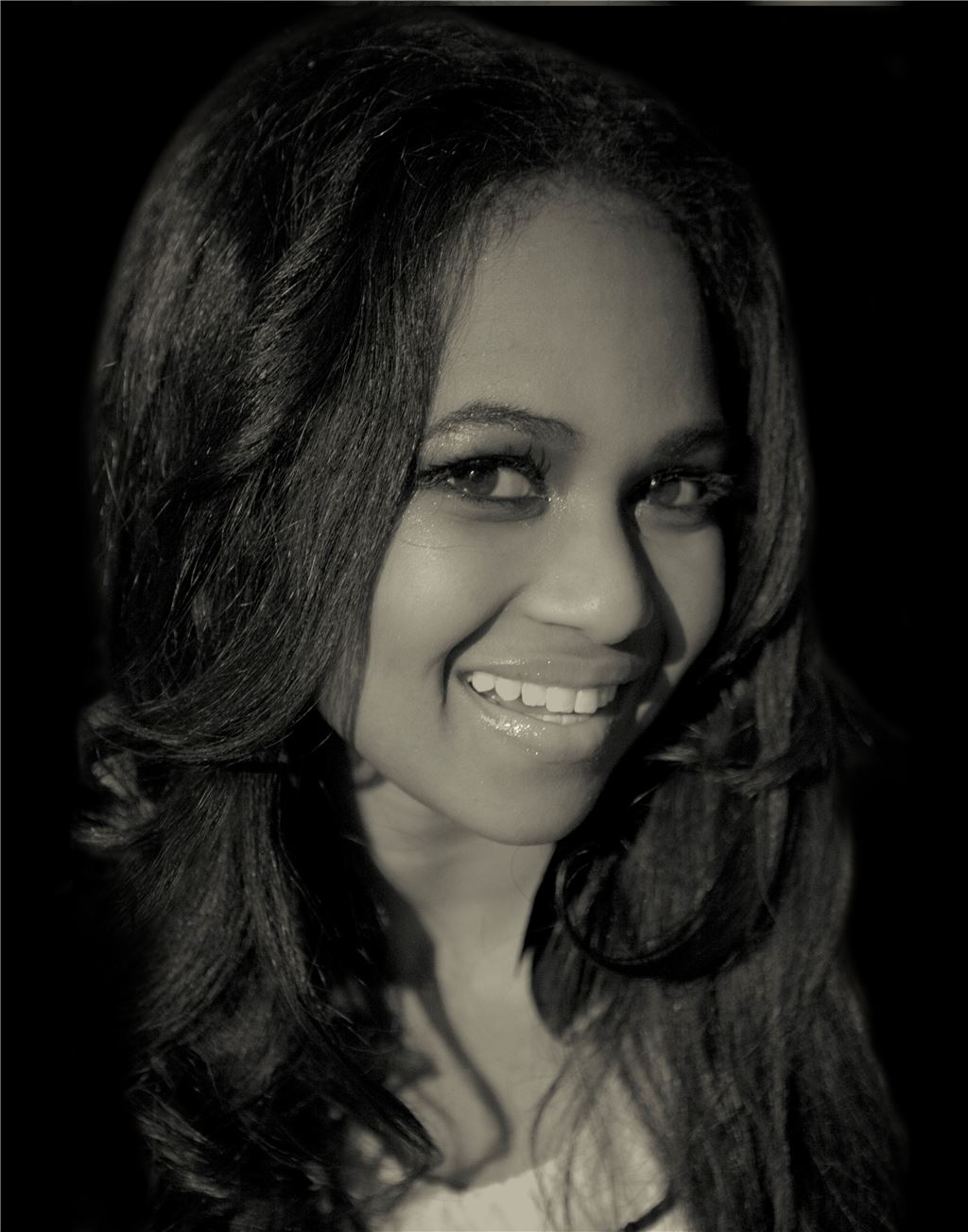 Stand schon mit den Backgroundsängerinnen von Leona Lewis auf der Bühne: Anita Kavila Wiener alias Miss Kavila.