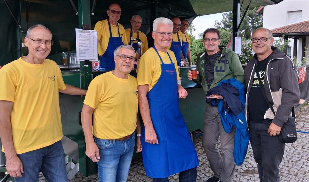 Flammkuchen und Pizza beim Backhausfest