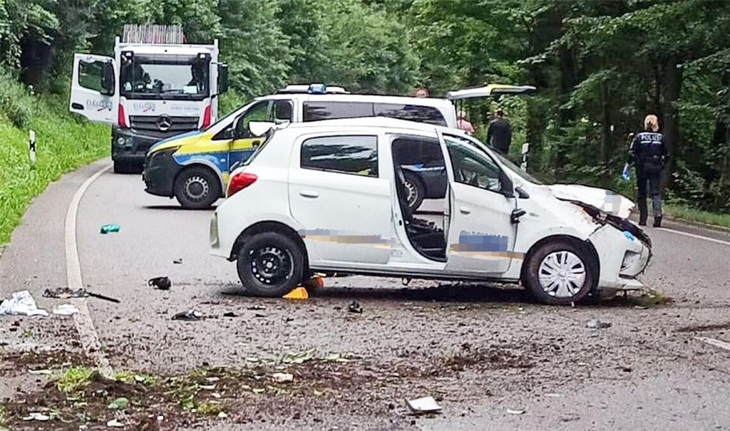 B463 bei Dillweißenstein: 65-Jährige verliert bei Unfall ihr Leben