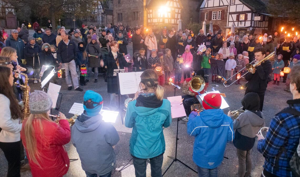 Laternenumzug ist schöne Tradition