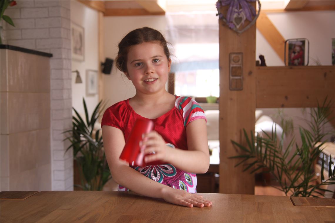 „The Voice“-Talent Larissa singt auf dem Mühlacker Frühling. (Foto: Deeg)