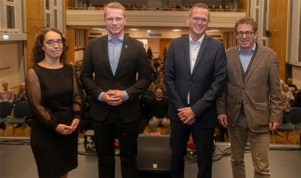 Vor der Stichwahl: Duell der Finalisten füllt den Saal des Uhlandbaus