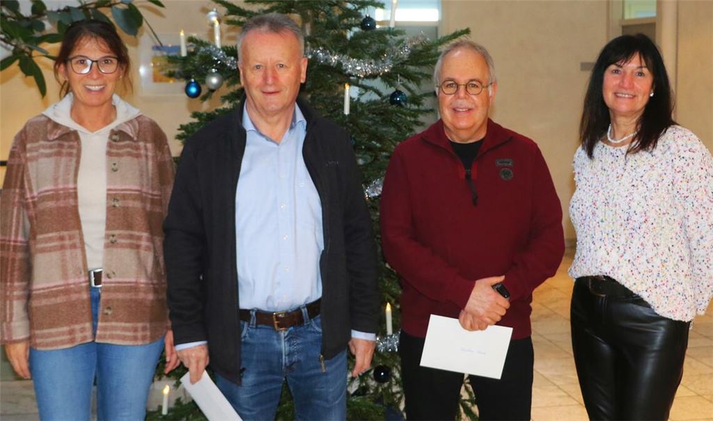 Gewinner des Weihnachtsgewinnspiels im Verlagshaus