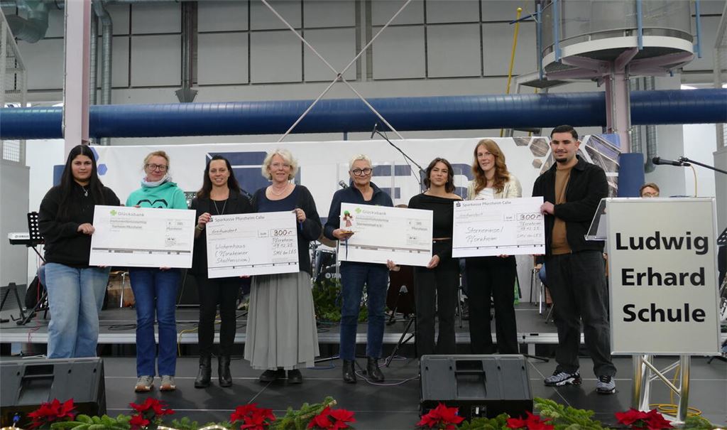 Schule spendet für Mensch und Tier