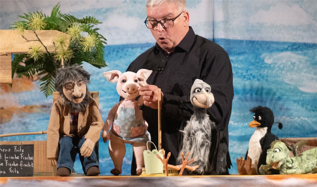 „Urmel“ schlüpft im Uhlandbau aus dem Ei